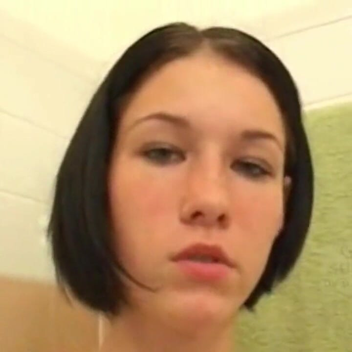 Cute Teen Allie Sin Masturbation in Bathtub