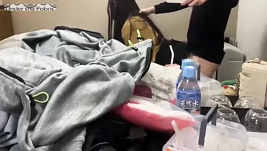 FaceReveal второй раунд черноволосой красотки, захватывающий с смелой скачкой и глубоким кримпаем Peaks