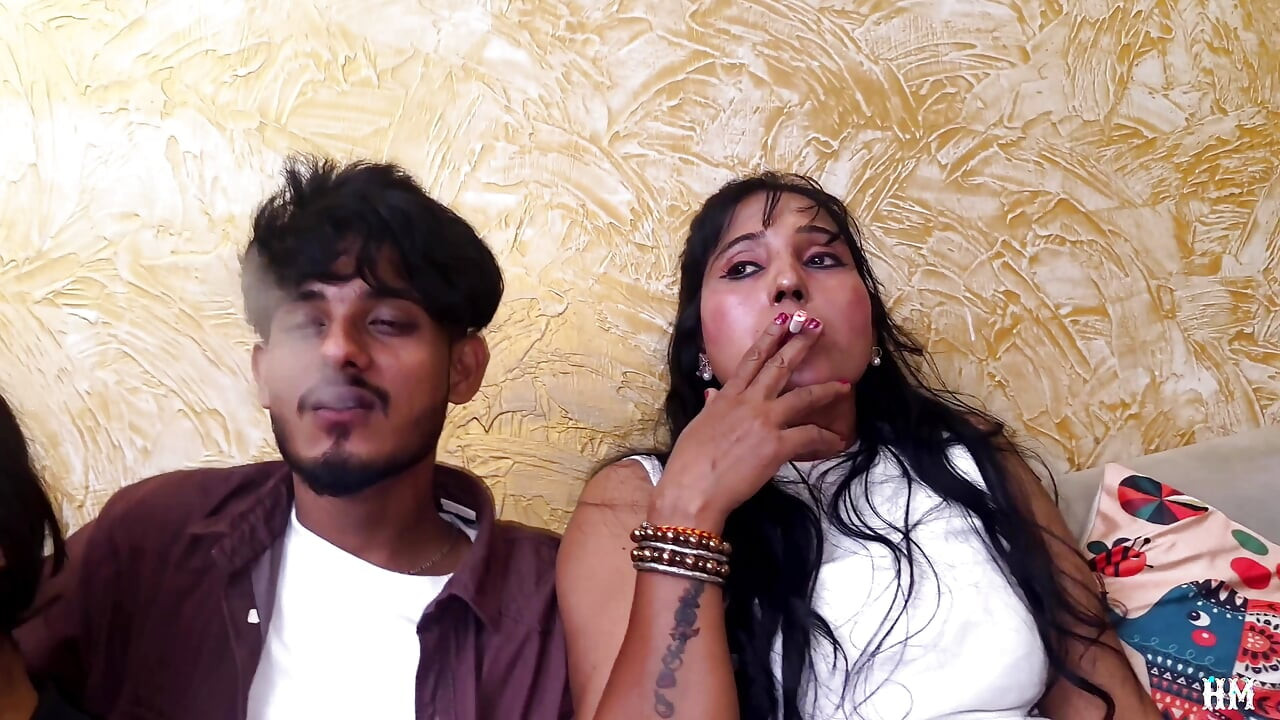 Indian Asian Desi Style czwórka storical gangbang hardcore softcofe lizanie całowanie seksualne wideo