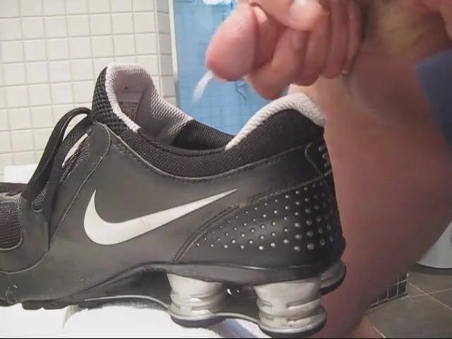 R4  shox cumshot