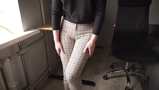 Yaramaz iş arkadaşı am frikik azdırıyor ve inkar ediyor