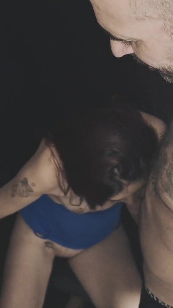 妻がグローリーホールで見知らぬ人を吸う!|クリップ1