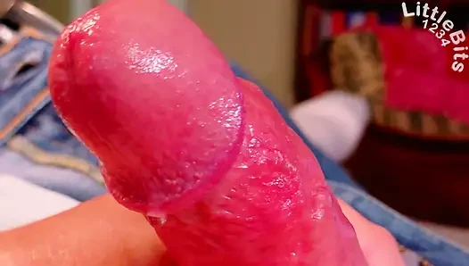Minik pembe ıslak yarak mastürbasyonu #3