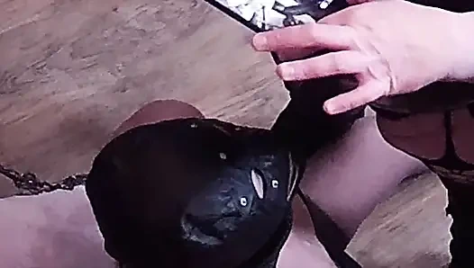 Teil 3: - Lanista Bear und Domina satana nehmen zum ersten mal spermaliebende Hure in den kerker!