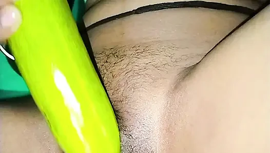 aak fir se meri sexi or pyari wife apni pyasi chut dali bhot badi loki or dal ke bhot maze liye or apni chuchi ko bhi khub daba ke maze liy