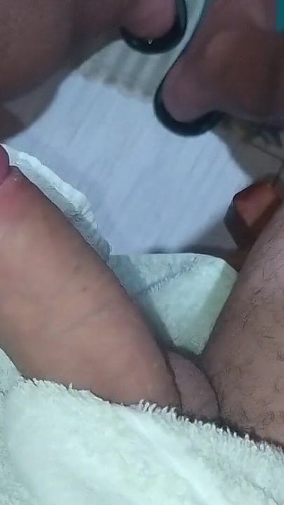 Ho schito un sacco di sperma fuori dal mio cazzo