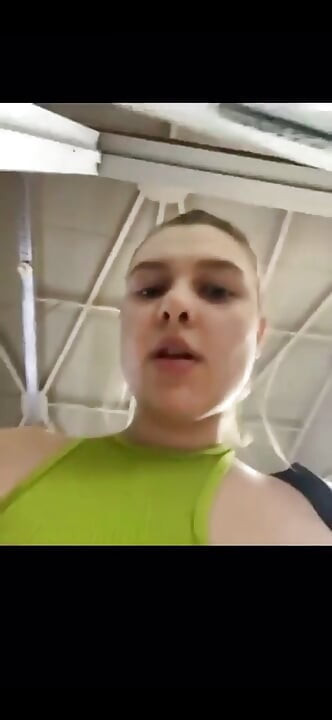 Đào tạo và thủ dâm trong phòng tập thể dục