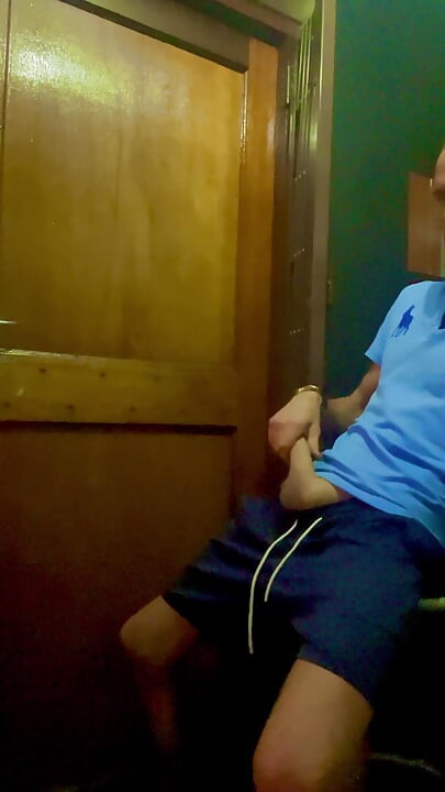 Збуджена, як біс