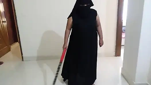 35 Year Old Indian Muslim Neighbor Stepaunty Fucked While Sweeping the House