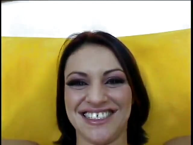 Slut with sweet cunt and mouth knows pretty well how to seduce this guy