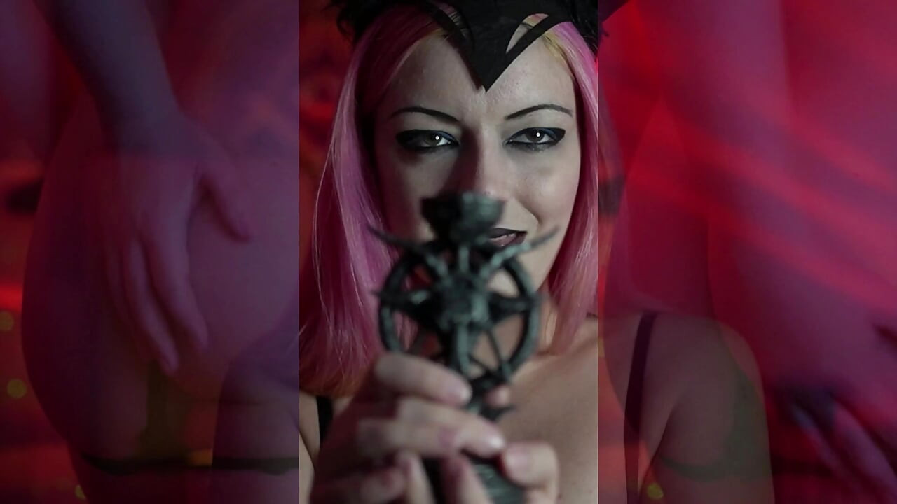 Покланяй се на ДЯВОЛА, докато СУККУБЪТ се храни с сексуалната ти енергия