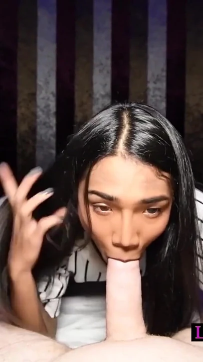Impresionante momento de "Béisbol jersey femboy teen linda en primer plano, mamada y follada anal"