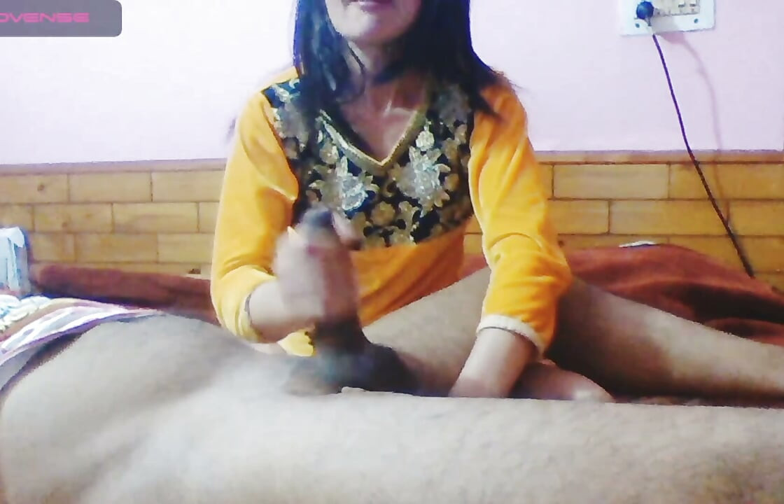 Diversão sexual com uma puta peituda