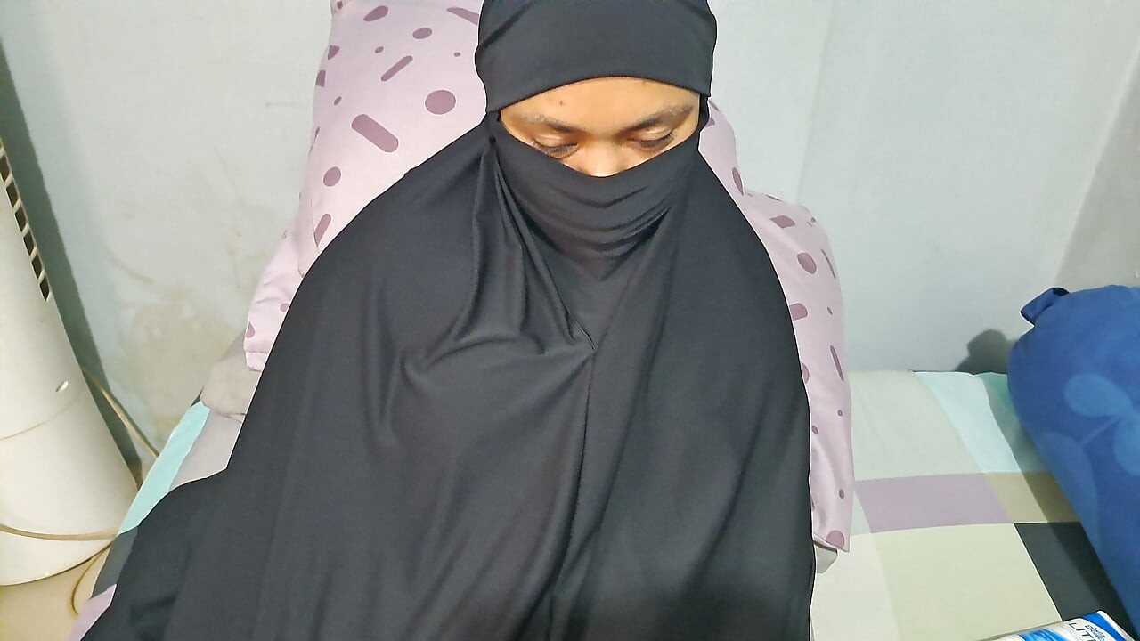 Tante Hijab Bercadar Sedang Sangek Minta Di Ngentot