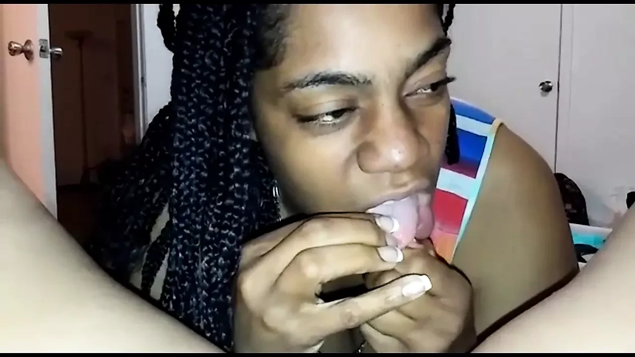 deep tongue in the pussy