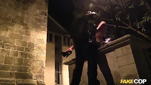 Fake Cop - Seks Anal Spesial Halloween