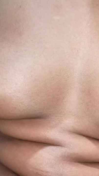 Teman wanita saya menghisap zakar besar saya dan kemudian saya mengongkek isteri saya dengan keras dan dia malam nafsu bahagian4 | Klip 3