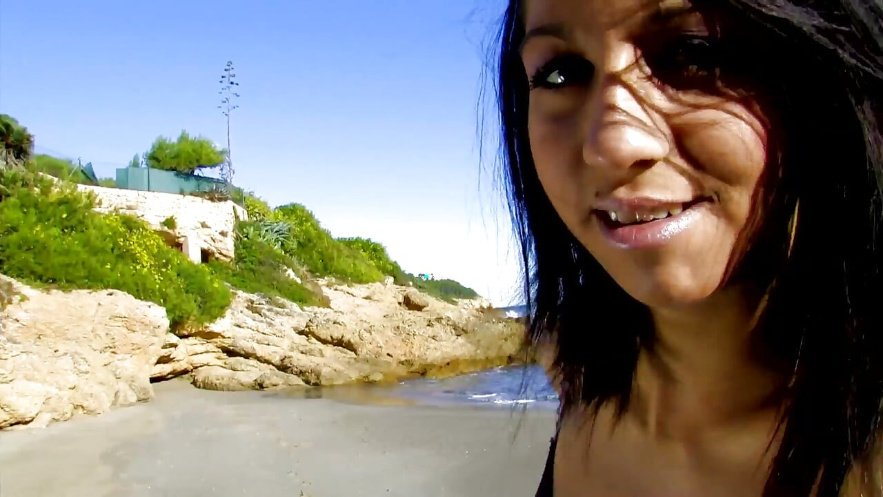 Fresh pussy Julia De Lucia a slut gets pussy fucked on the