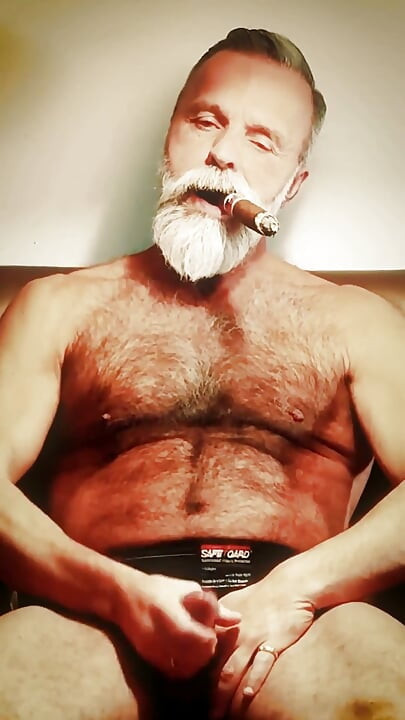Le Gentleman - üvey baba John