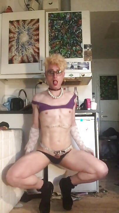 Skinny Blond Whiteboi Bitch Jes Exposed