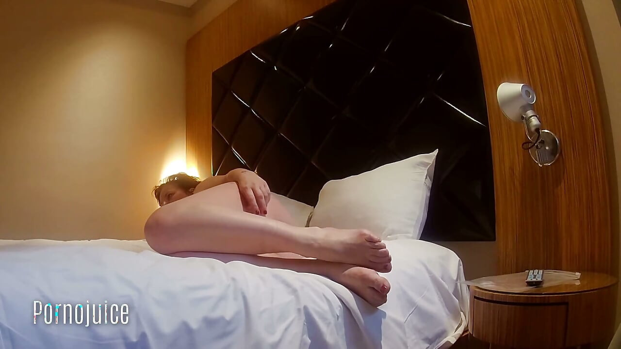 Nyc MILF Slut Willow Sucks Her First Black Cock