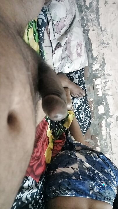 Land chusava kar bhabhi ji ko chod diya