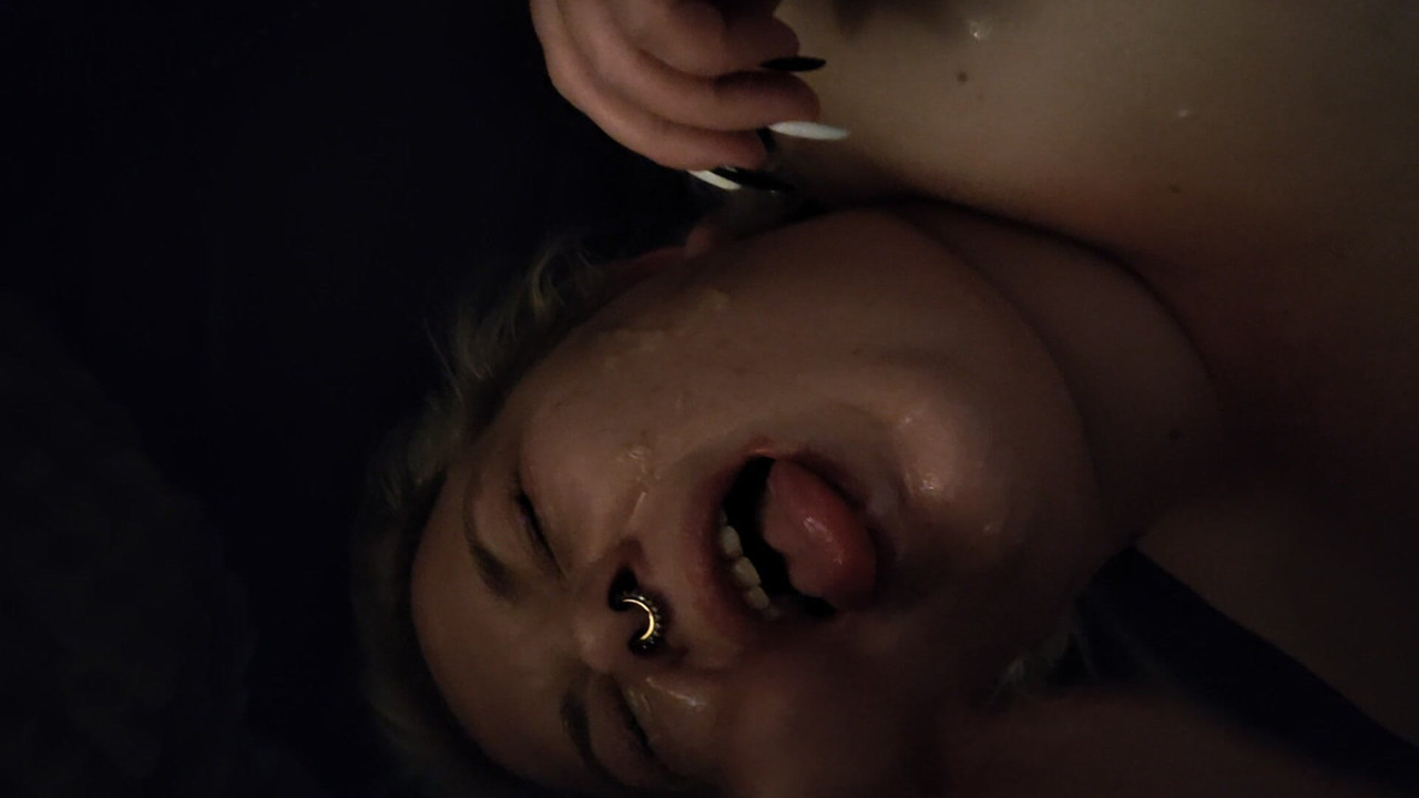 ลิ้นออก!!