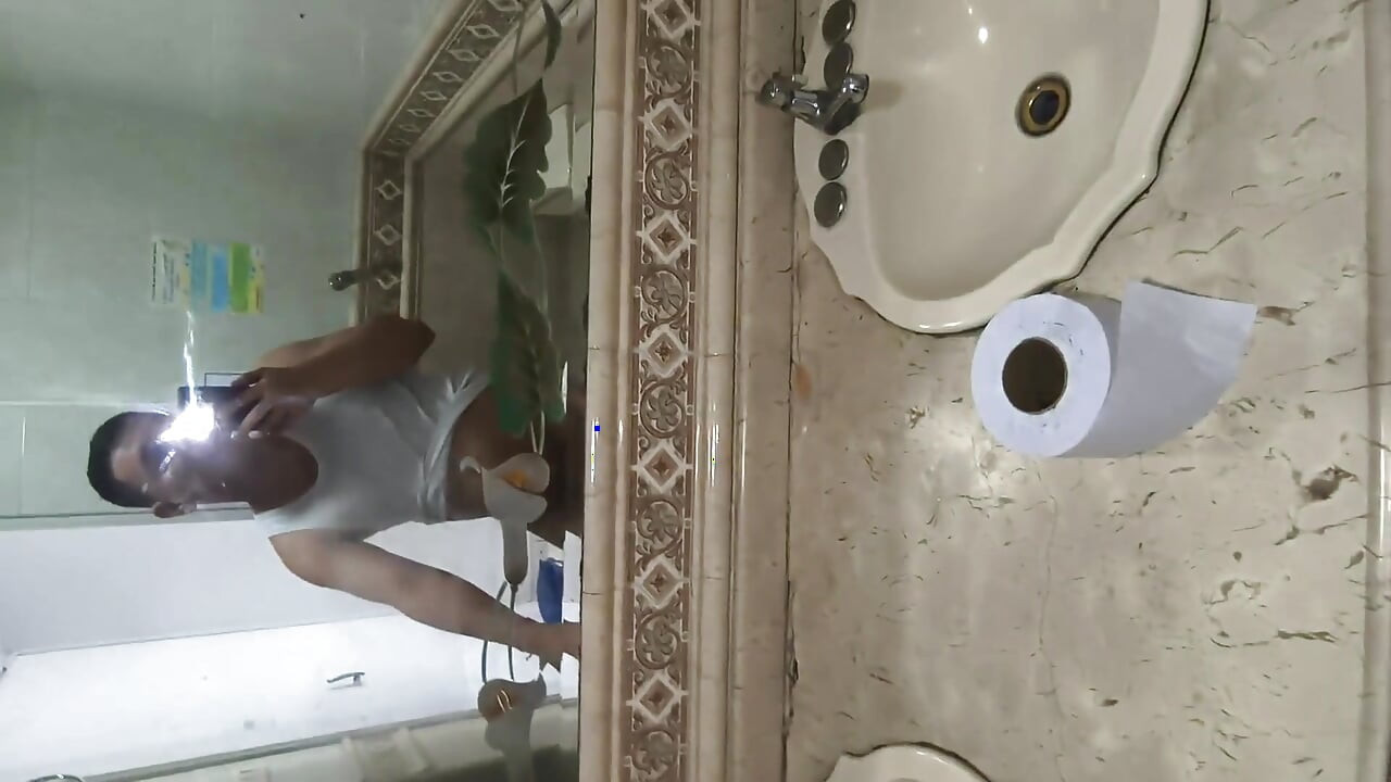 Bú con cu tomas lớn - tổng hợp