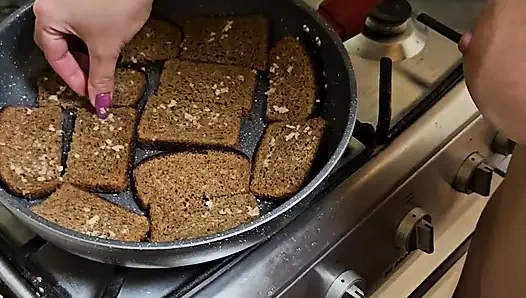 The New Emma's Cooking Show. S1e1: Garlic Breads and Naked Tits.