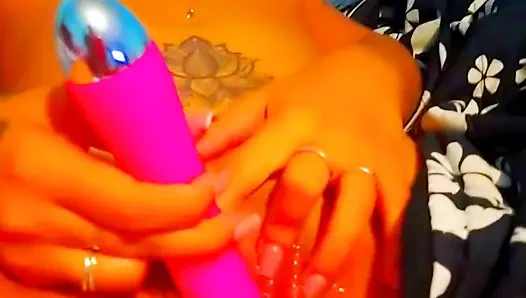 Erkek arkadaşım beni kaydetmeyi seviyor, ben ona çok duyusal dans ediyorum ve sonunda onun istediği gibi çoklu orgazm oluyorum