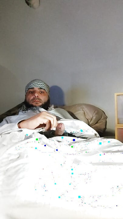 穿着阿富汗衣服的肮脏垃圾兄弟, 甲板袜子撒尿和喝尿