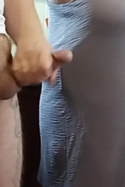 Şişman bir kaltaktan sikimi sıvazlamanın tadını çıkarıyorum