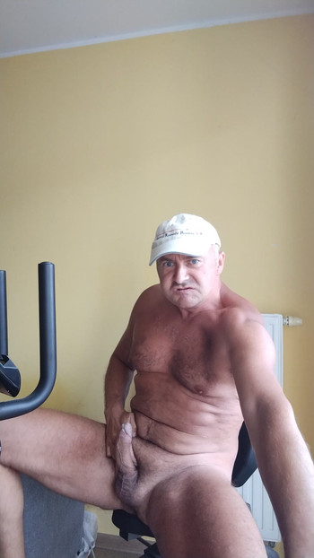 fitness in a porn club in warsaw