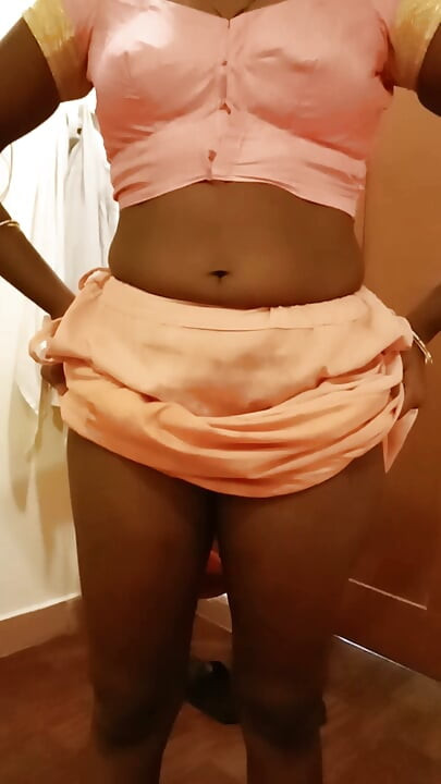 Desi Tamil Wife Renu’s Big Ass & Pussy Teased in Saree Post-hotel - Cuck Films! Indianhotwifex