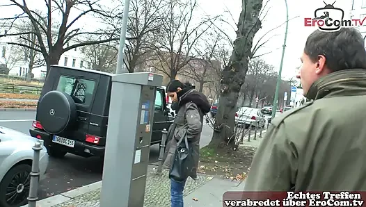 Super dünne deutsche Teen macht Straßen Sex Casting