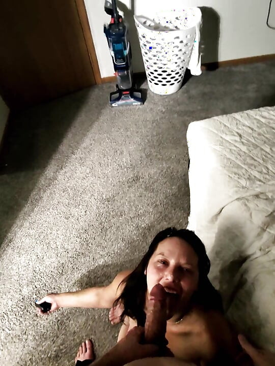 Esposa se filma com outro homem e mostra marido