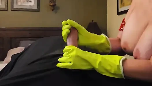 Super NAHAUFNAHME Latexhandschuhe und heiße Öl POV Edging Penis massage mit riesigem CUMSHOT