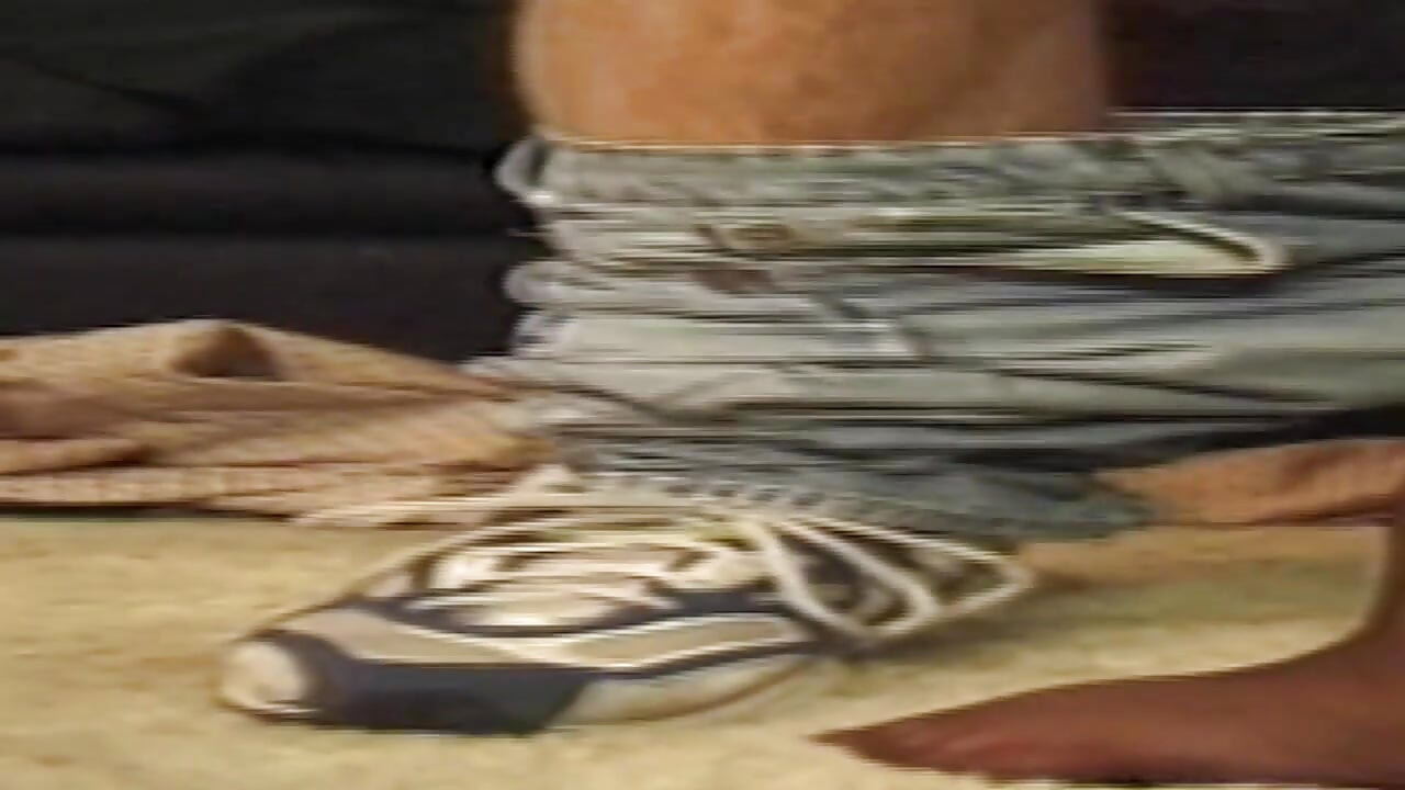 Aksi fingering ganas cewek hot ini sampai muncrat banyak banget