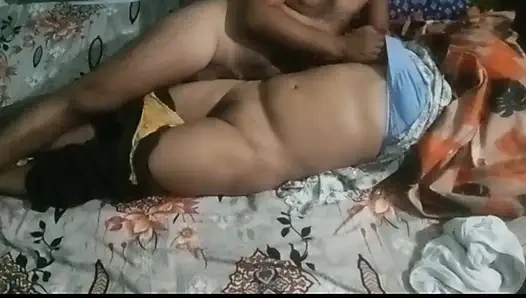 Soti Hui Bhabhi Ko Chod Diya.