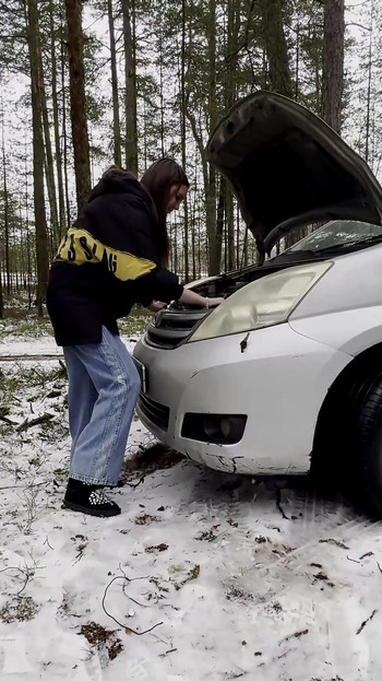 Roadside Assistance Rewarded with Car Sex