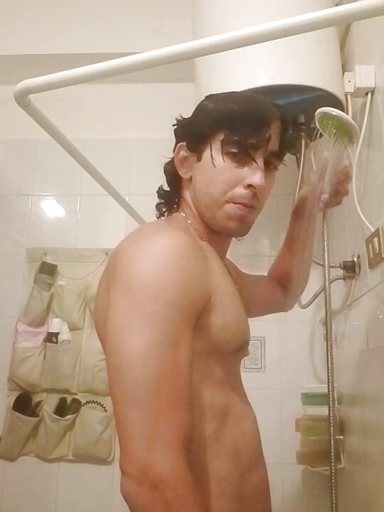 מקלחת סקסית