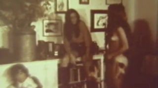 Las chicas groupie hacen que los hombres las follen duro (vintage de los 60)