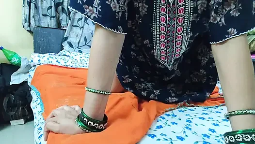 Bhabhi ko mc mai hi kondom laga kar choda