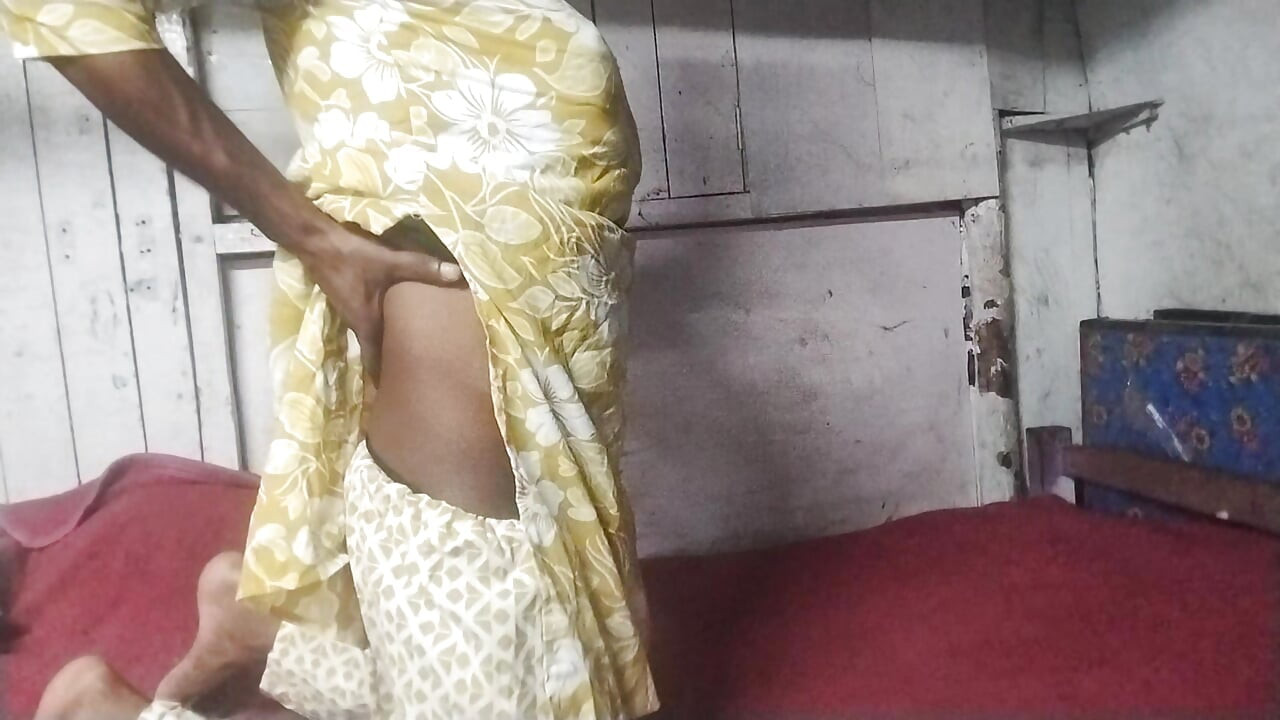 India shemale get big hard sex from the big man delhi boy
