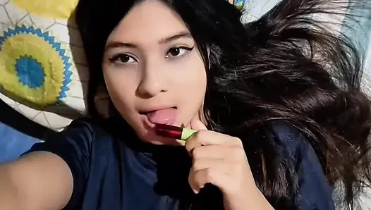 Girl Gets Hot and Shows off Her Big Ass