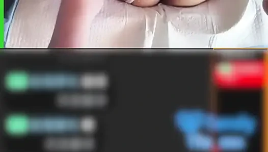 Öğretmenin video canlı yayını, şehvetli bir grup adamla paylaşıldı
