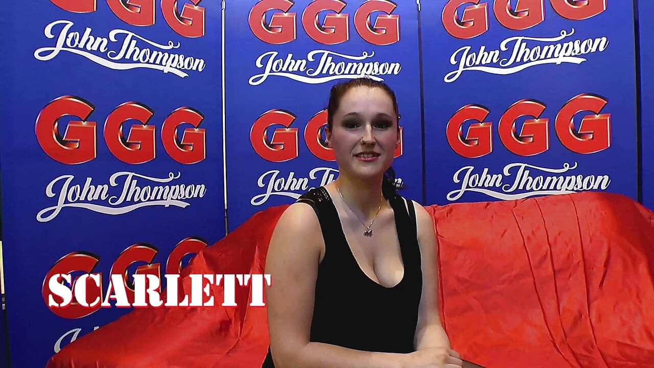 Ggg जॉन थॉम्पसन - तहखाने में गैंगबैंगिंग करते हुए सह बौछार