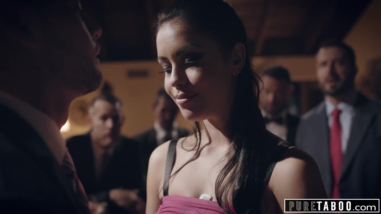 純粋なタブー痴女がビジネスマンに屈辱-公共ファック