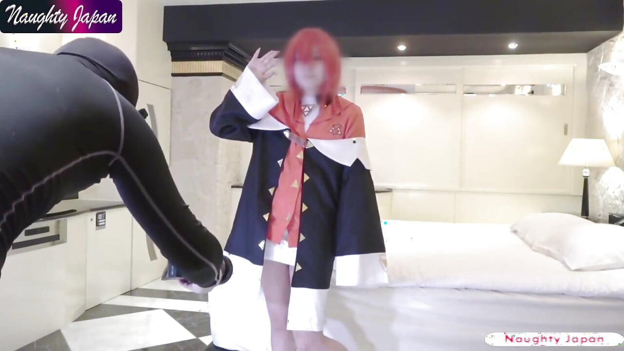 色白で細身の美人で、信じられないほどスリムな体型が、誰も予想していなかった一面を見せました。アングル1