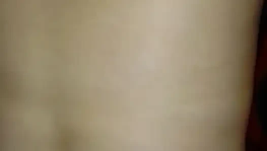 Трахает мою большую задницу и кричит, что она моя шлюха, и моя кричащая сука-шлюха